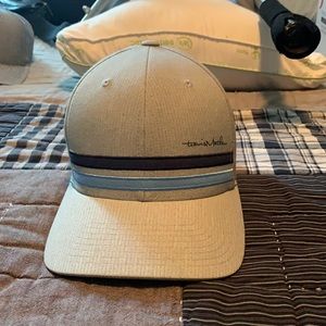 Travis Matthew fitted flex fit hat S/M size for men. Gray with blue stripes